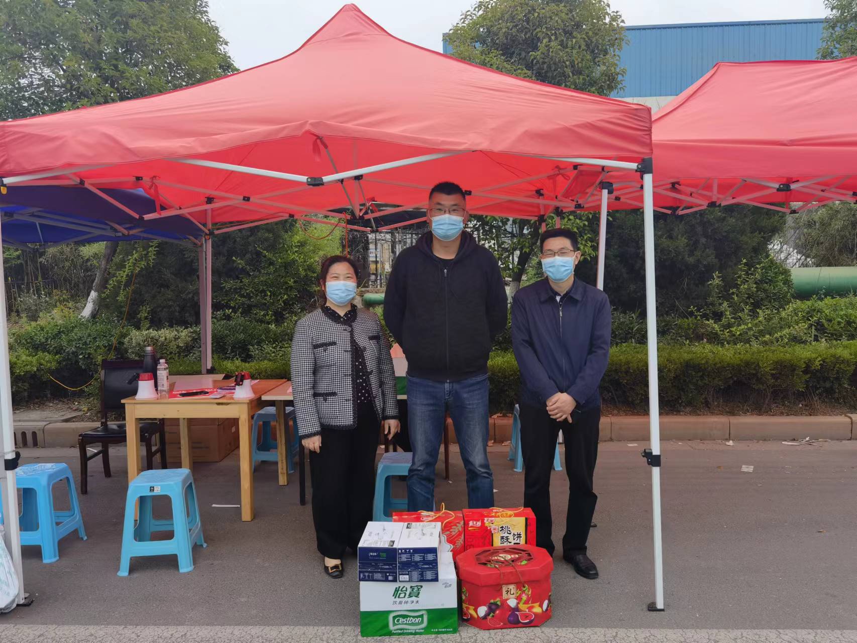 慰问单位疫情防控一线工作人员.jpg
