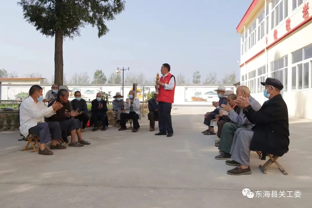 东海洪庄：开展敬老月行动 志愿服务暖人心.jpg