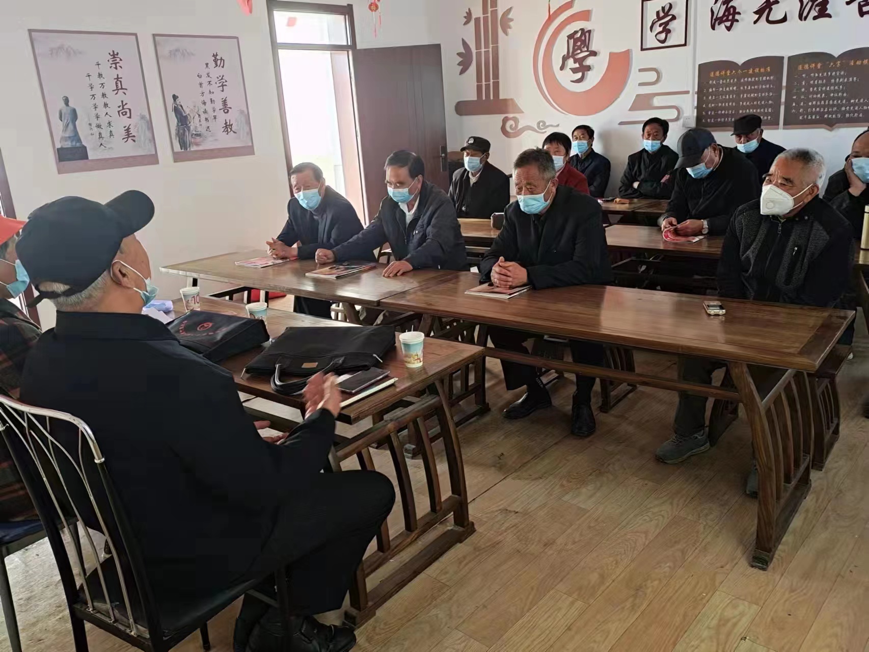 四队镇关工委学习文件精神.jpg